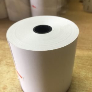 Cung cấp giấy in bill K80x65 chính hãng, độ nhạy nhiệt cao, bản in rõ nét. Phù hợp cho siêu thị, cửa hàng bán lẻ, quán ăn, nhà hàng và quán cà phê.